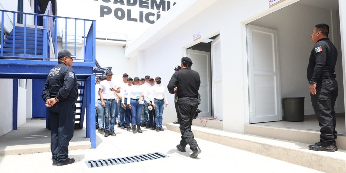 Ecatepec renueva su policía: capacita a 1,568 elementos y destituye a 531