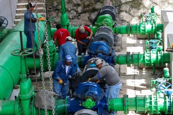 Fuga en Planta de Bombeo causa cortes de agua en Toluca