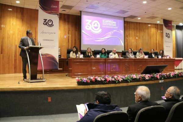 IEEM celebra 30 años reconociendo a sus servidores electorales