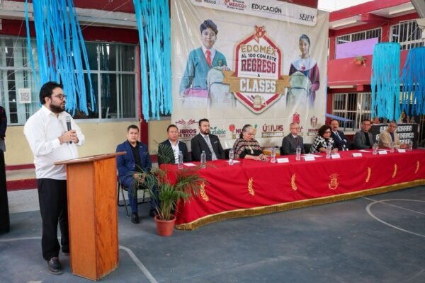 Naucalpan fortalece educación con programas de apoyo en ciclo escolar 2026-2027