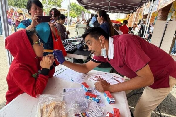 Nezahualcóyotl beneficia a 10 mil estudiantes con jornadas de regreso a clases