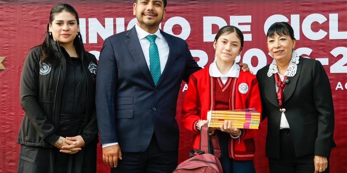 Nezahualcóyotl inicia ciclo escolar 2026-2027 con entrega de útiles