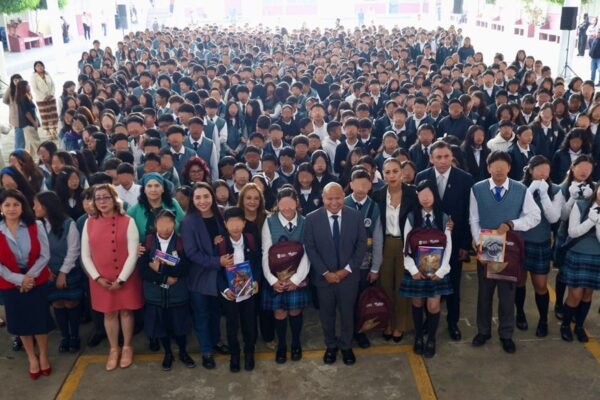 EdoMéx al 100: Tlalnepantla arranca ciclo escolar con inversión histórica