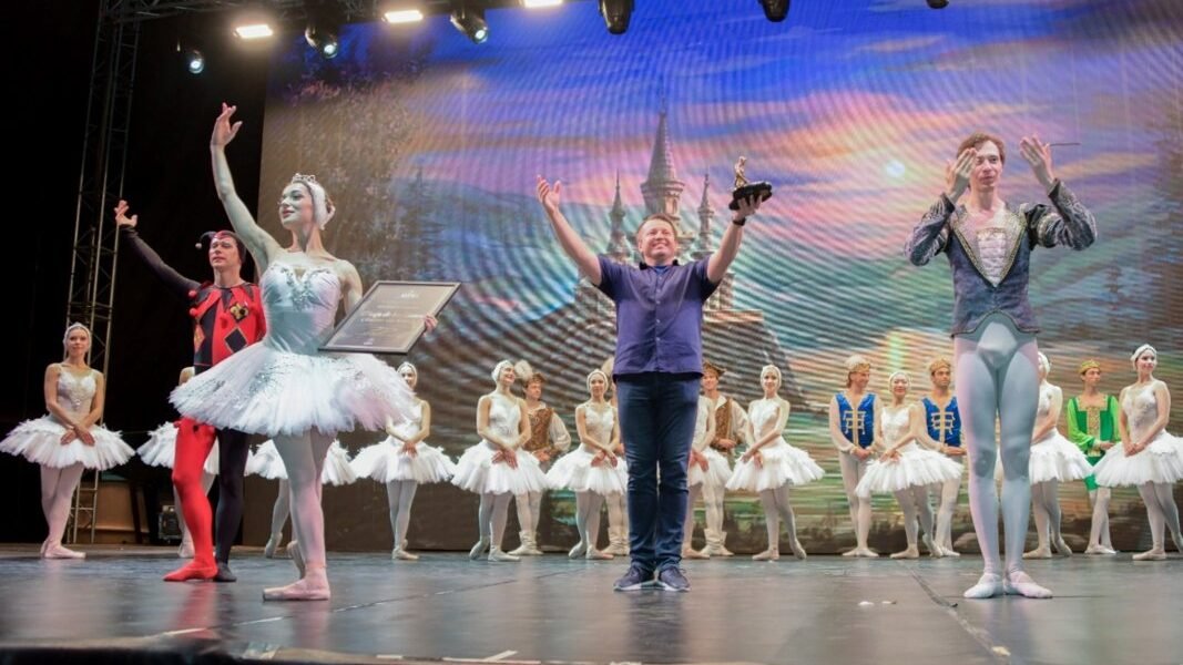 Ballet de Kiev conquista a miles en Atizapán con El lago de los cisnes