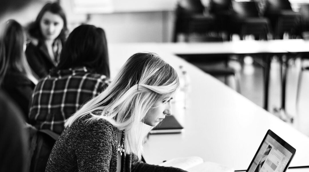 IA en las aulas: cuando la tecnología no garantiza mejores aprendizajes