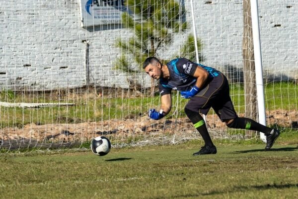Navas desata su magia felina: Pumas frena a Atlante con atajadas de película