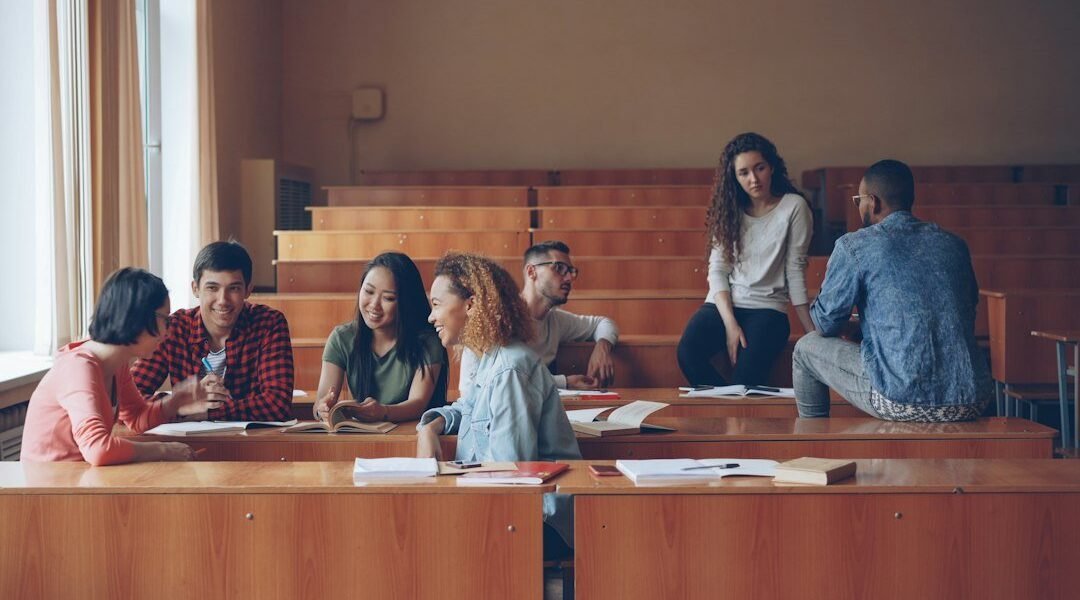 Las universidades enfrentan dilema: ¿cobrar o acoger a estudiantes de secundaria deficitarios?