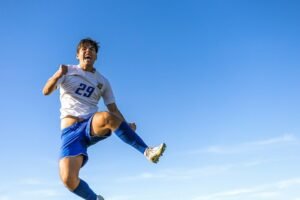 Saprissa enfrenta obstáculos antes de su viaje decisivo a El Salvador