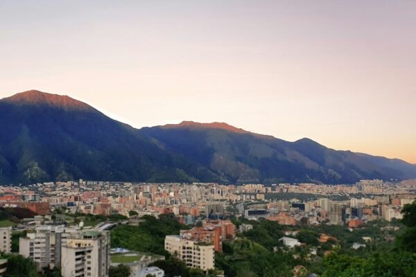 Machado apuesta por justicia sin venganza: el dilema de Venezuela