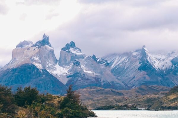 Chile desacelera: FMI y BC recortan proyecciones de crecimiento para 2026