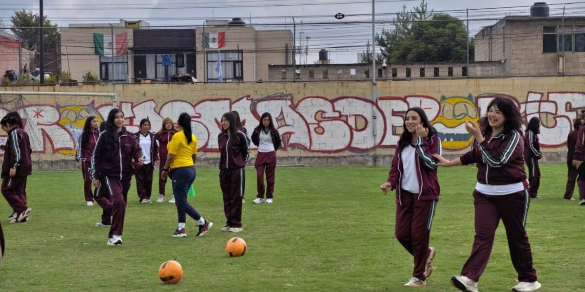 Estado de México lanza programa de fútbol para desarrollar habilidades de 1,500 jóvenes