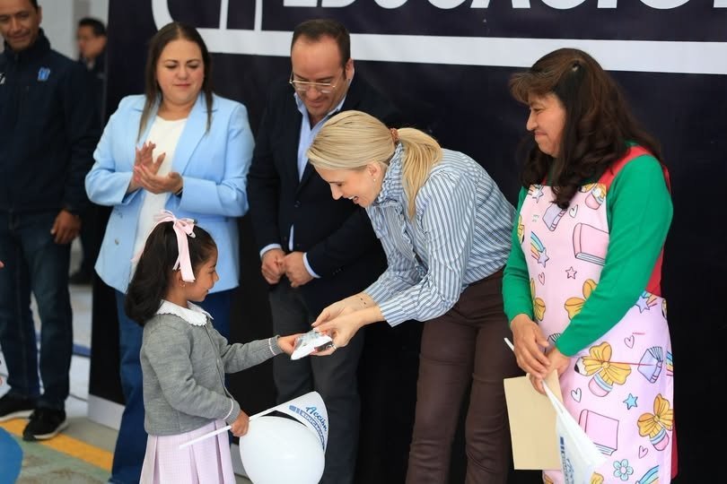Huixquilucan rehabilita Jardín de Niños con nueva zona de juegos