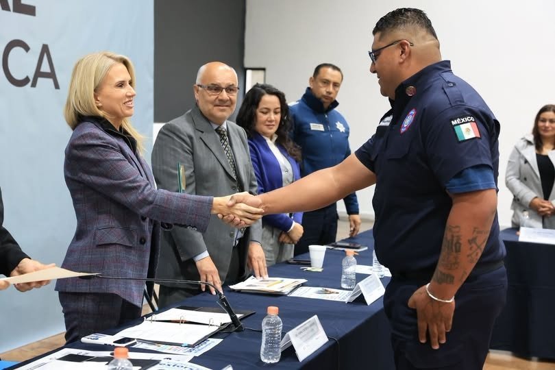Huixquilucan reconoce profesionalismo de sus Bomberos con presea al mérito