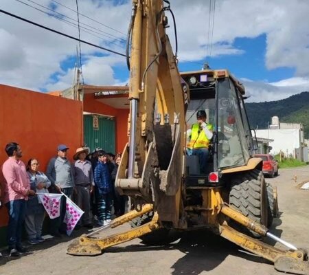Infraestructura urbana en Amecameca: pavimentación en la Aldea de los Reyes