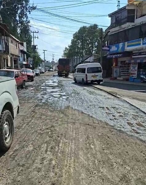 Amecameca avanza: reencarpetan Avenida Hidalgo y Boulevard Popocatépetl